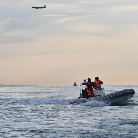 Две машины со ставропольчанами унесло в море в районе Сочи